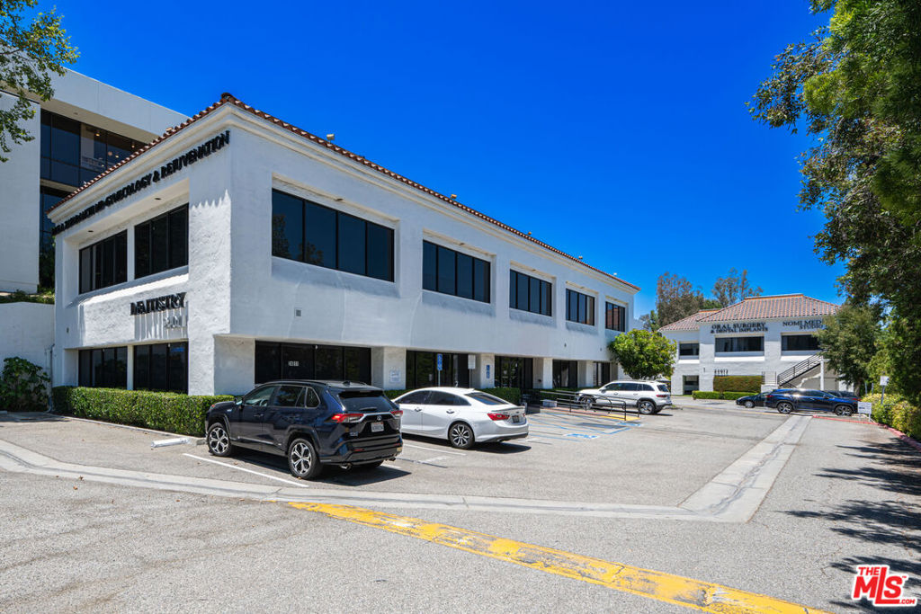 24011 Ventura Boulevard 200 Property Photo 36