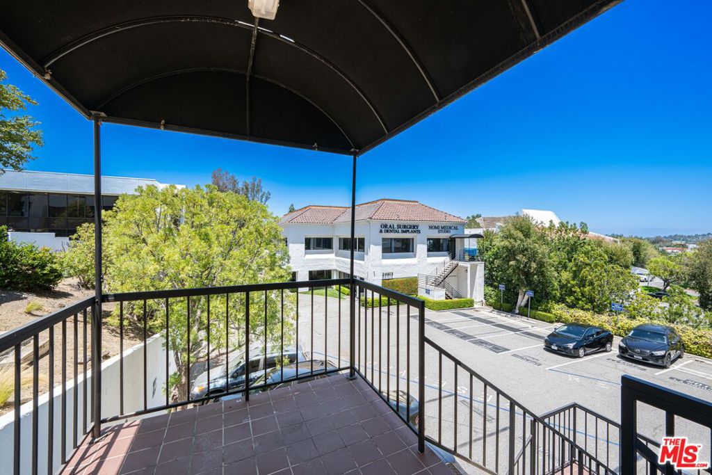 24011 Ventura Boulevard 200 Property Photo 37