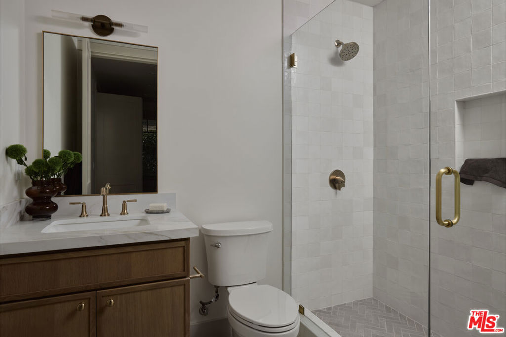 539 Punahou Street Property Photo 9