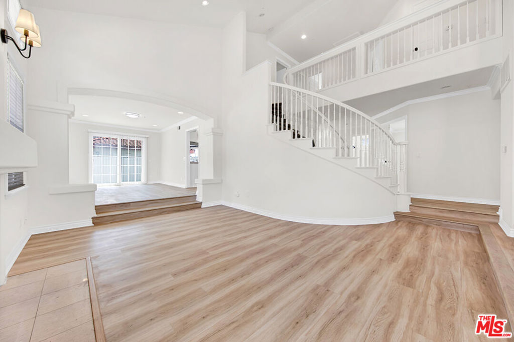 5532 Angelus Avenue Property Photo 3