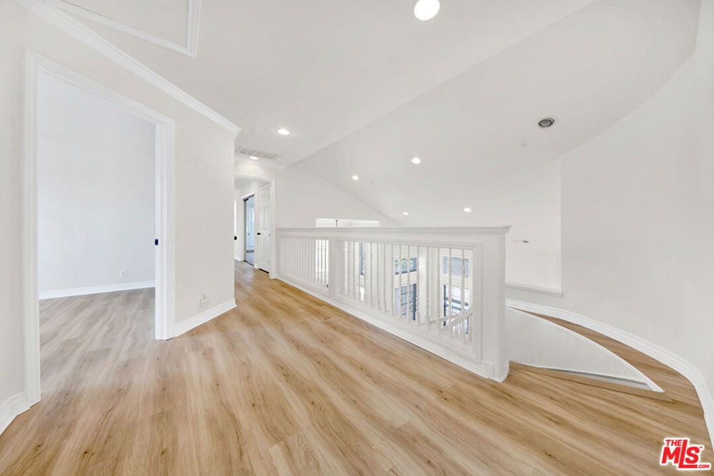 5532 Angelus Avenue Property Photo 11