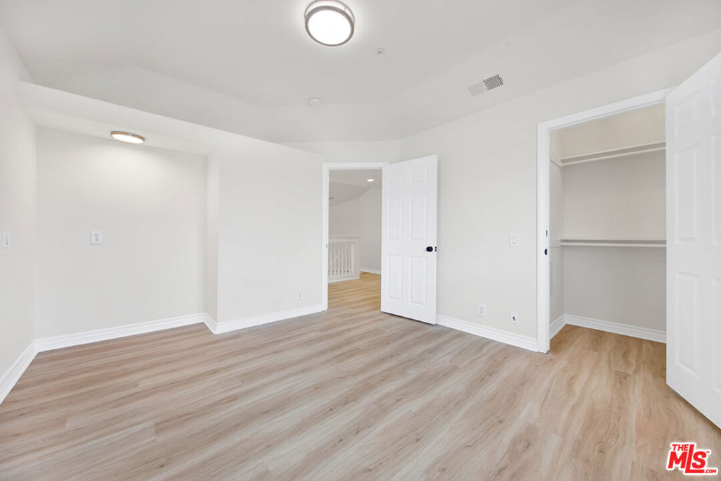 5532 Angelus Avenue Property Photo 12