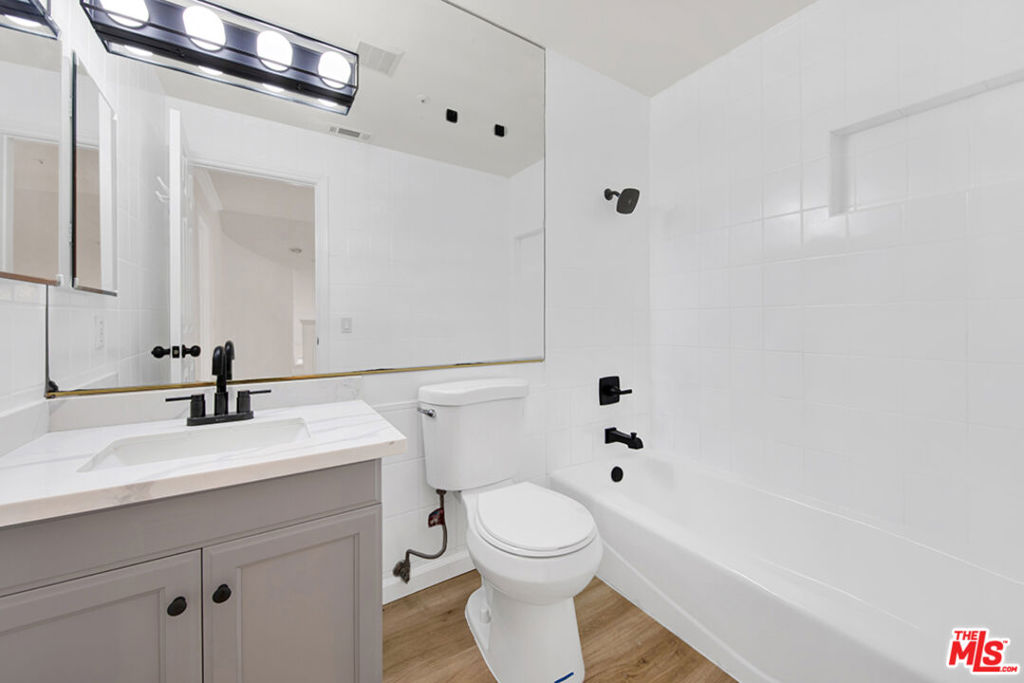 5532 Angelus Avenue Property Photo 13