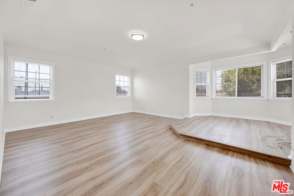 5532 Angelus Avenue Property Photo 18