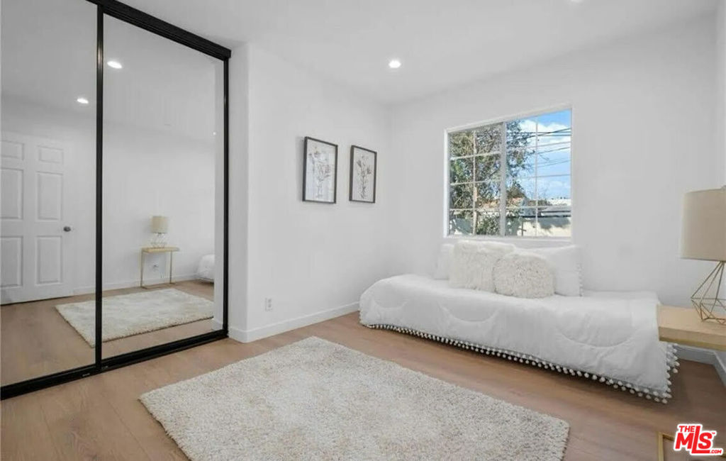 6251 Alcove Avenue Property Photo 6