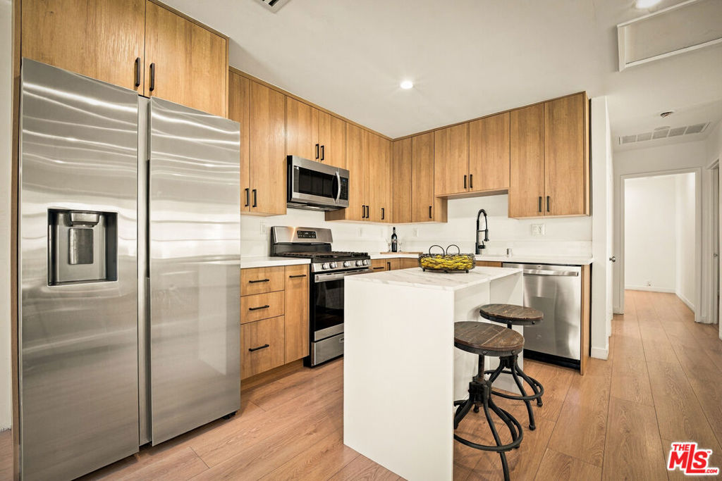6251 Alcove Avenue Property Photo 13
