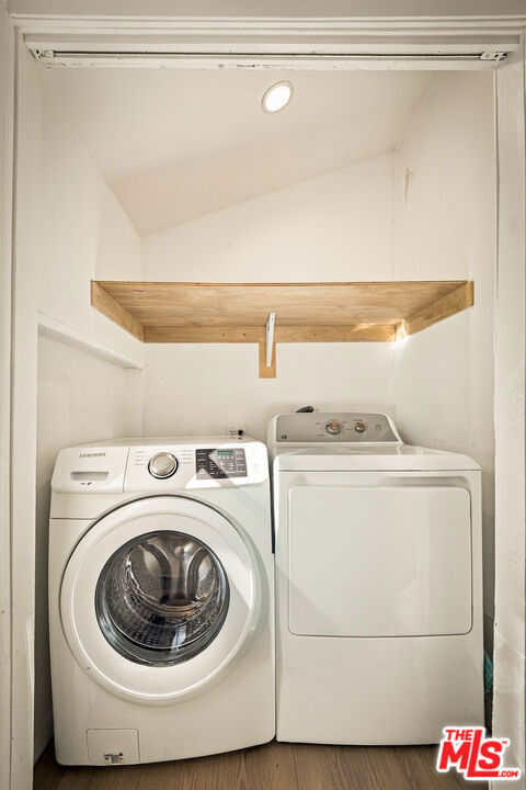 6251 Alcove Avenue Property Photo 22