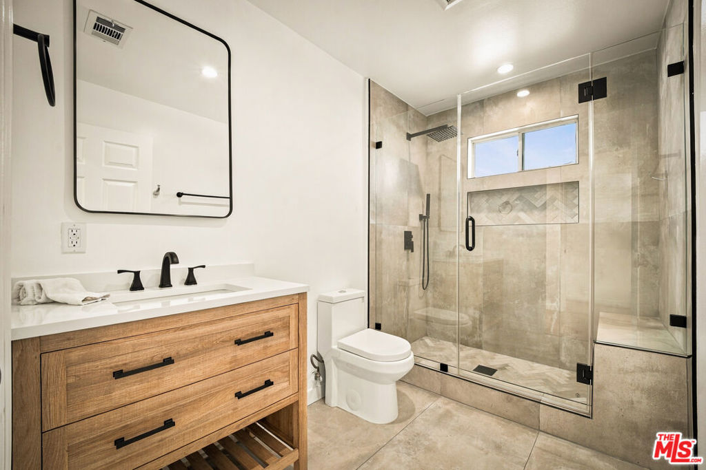 6251 Alcove Avenue Property Photo 32