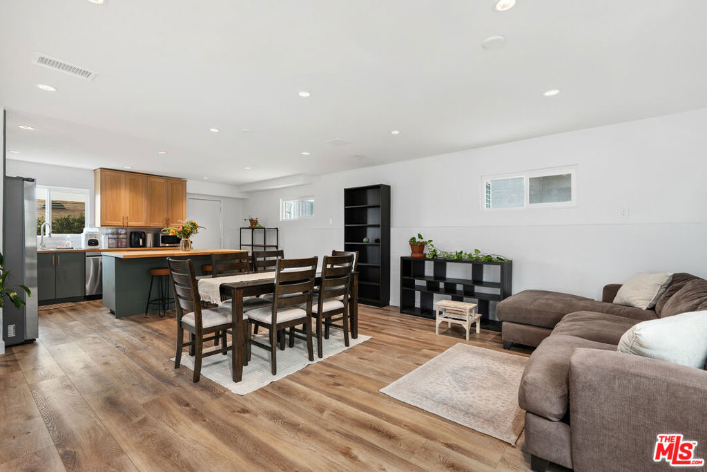 3627 Loosmore Street Property Photo 5