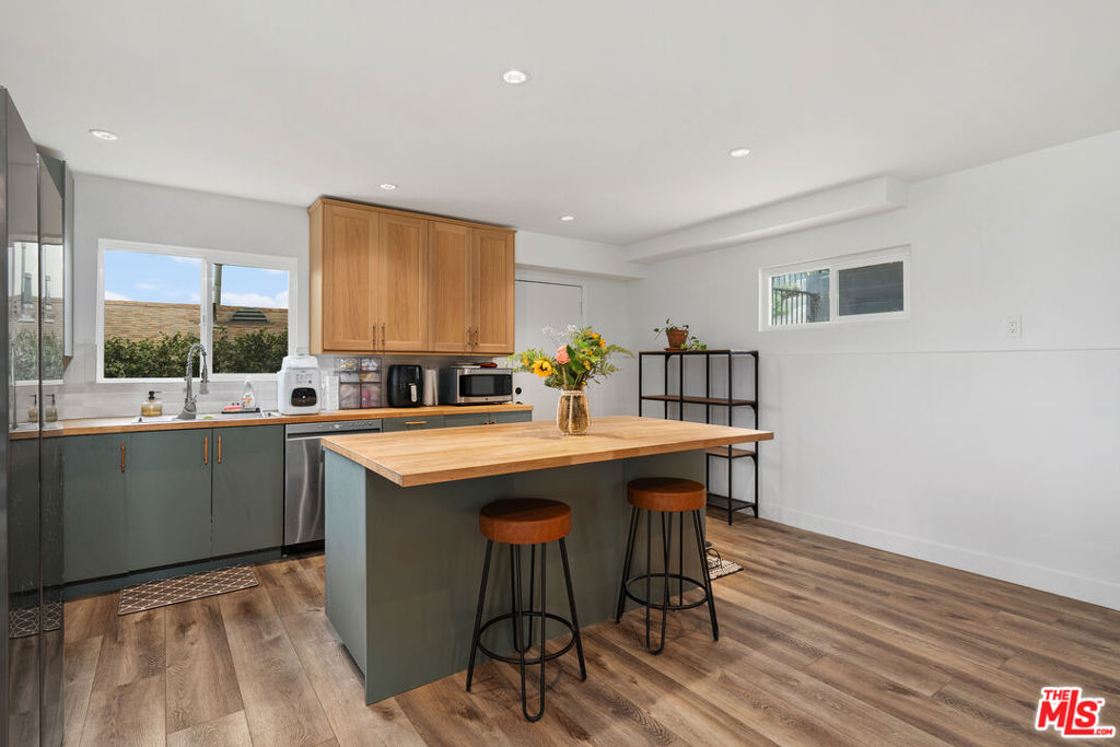 3627 Loosmore Street Property Photo 6