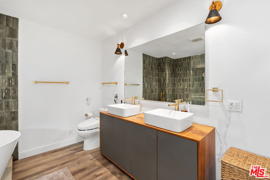 3627 Loosmore Street Property Photo 14