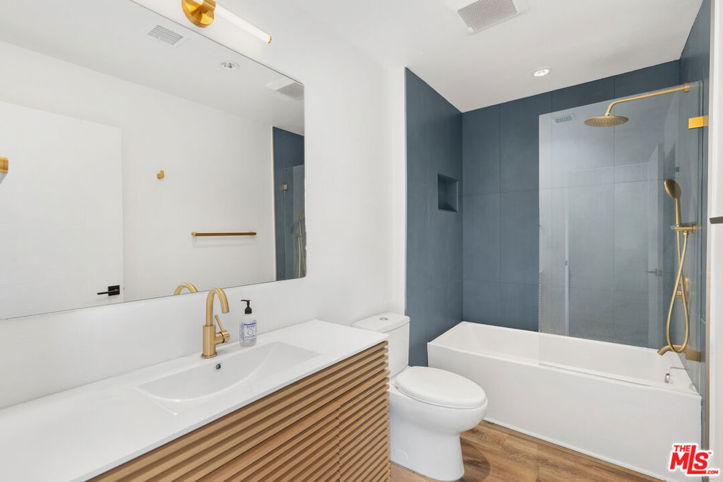 3627 Loosmore Street Property Photo 20