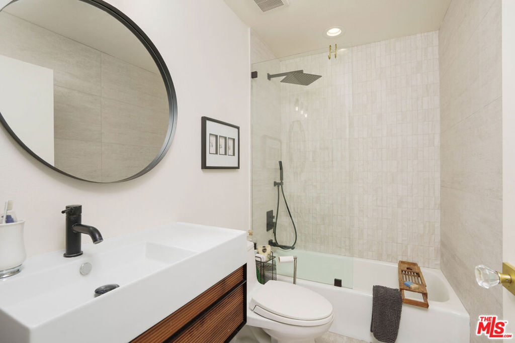 1240 S Corning Street 303 Property Photo 15