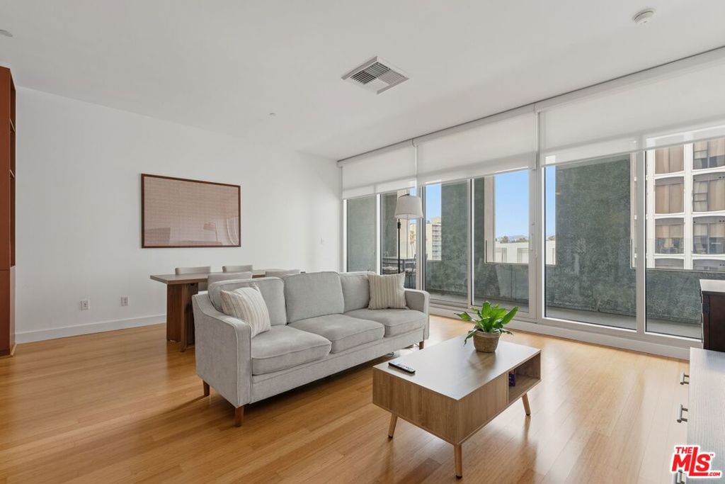 3810 Wilshire Boulevard 602 Property Photo 2