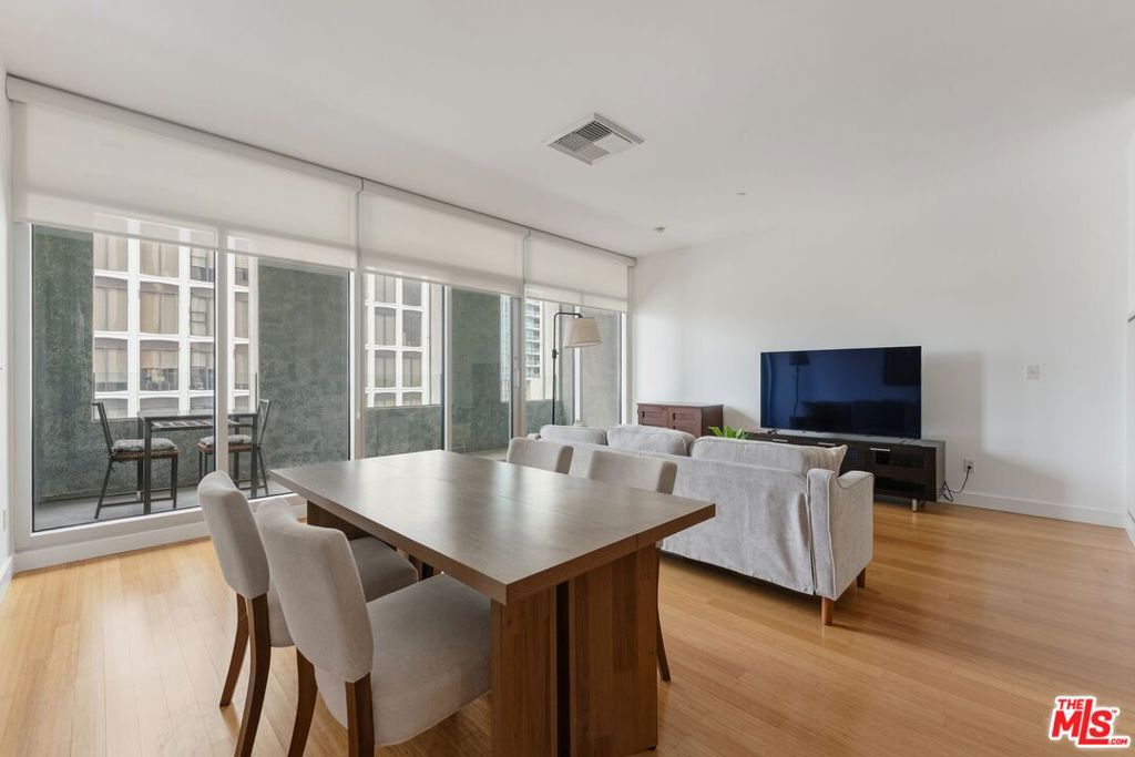 3810 Wilshire Boulevard 602 Property Photo 4