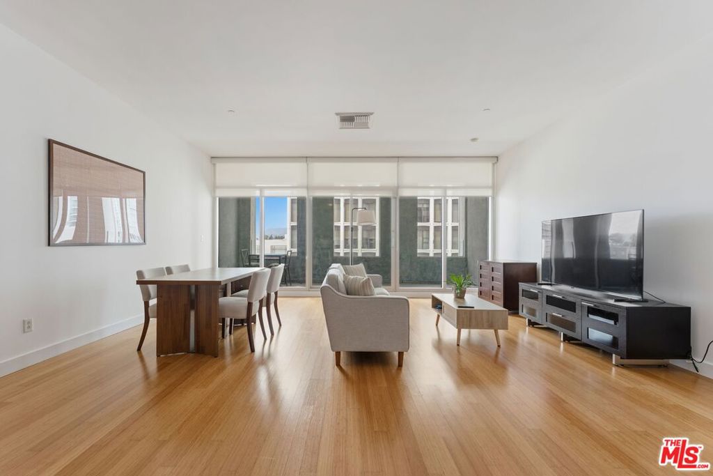 3810 Wilshire Boulevard 602 Property Photo 6