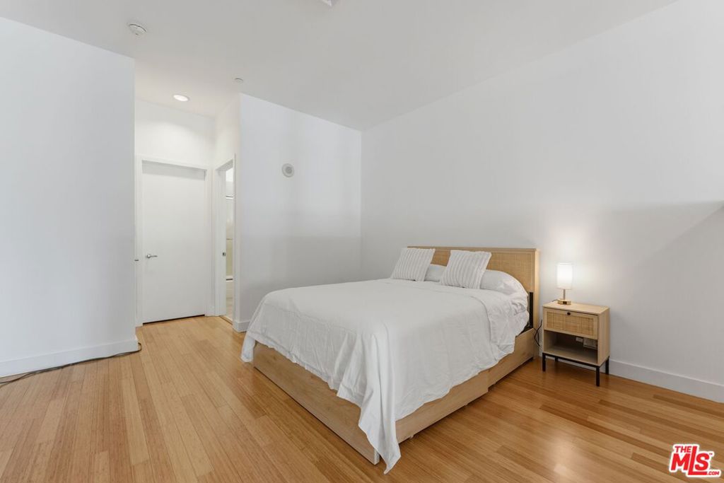 3810 Wilshire Boulevard 602 Property Photo 11