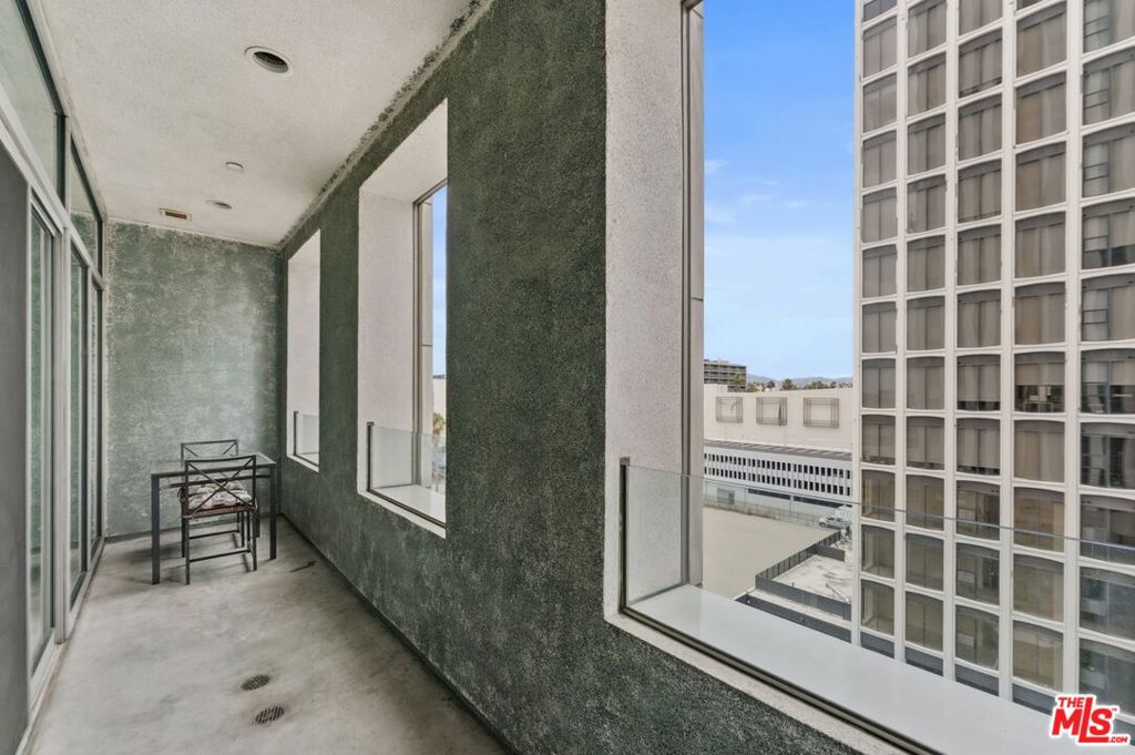 3810 Wilshire Boulevard 602 Property Photo 14