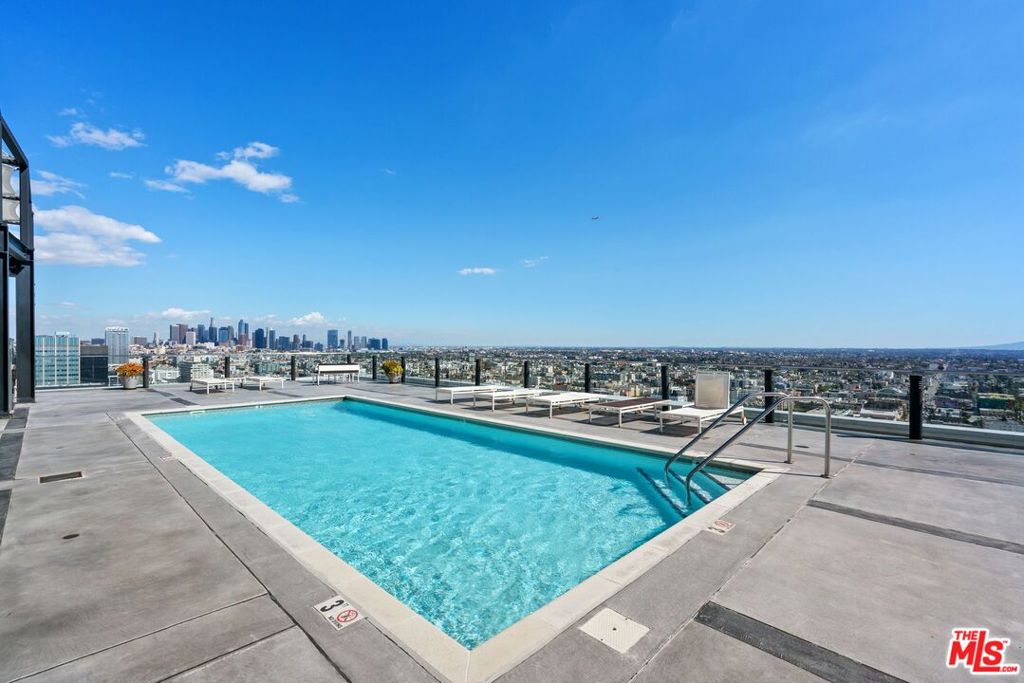 3810 Wilshire Boulevard 602 Property Photo 16