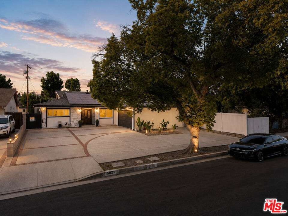 15829 Tupper Street Property Photo 1
