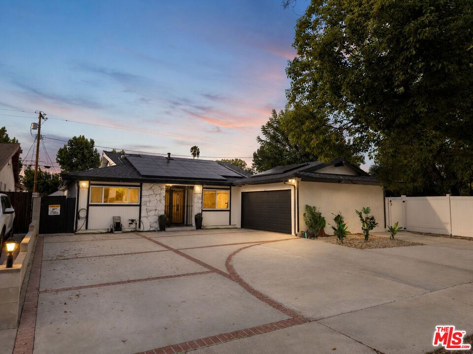 15829 Tupper Street Property Photo 2