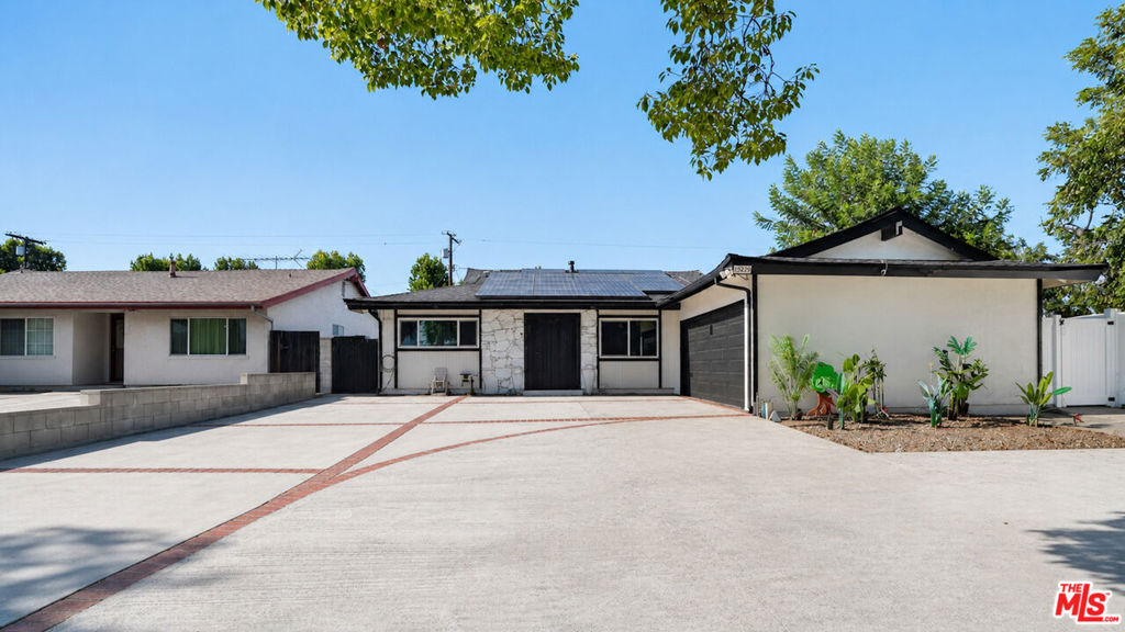 15829 Tupper Street Property Photo 3