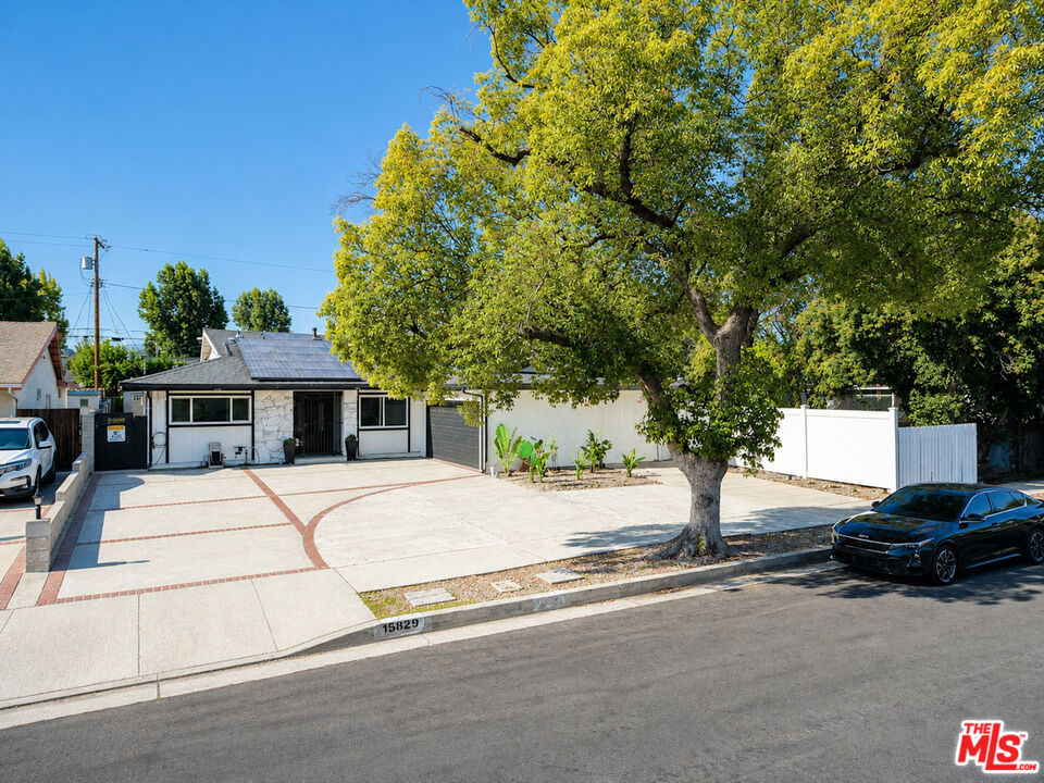 15829 Tupper Street Property Photo 5