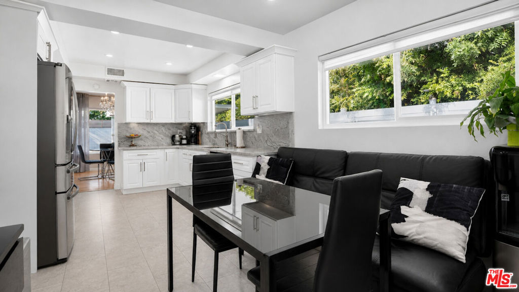 15829 Tupper Street Property Photo 20
