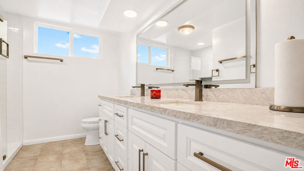 15829 Tupper Street Property Photo 29