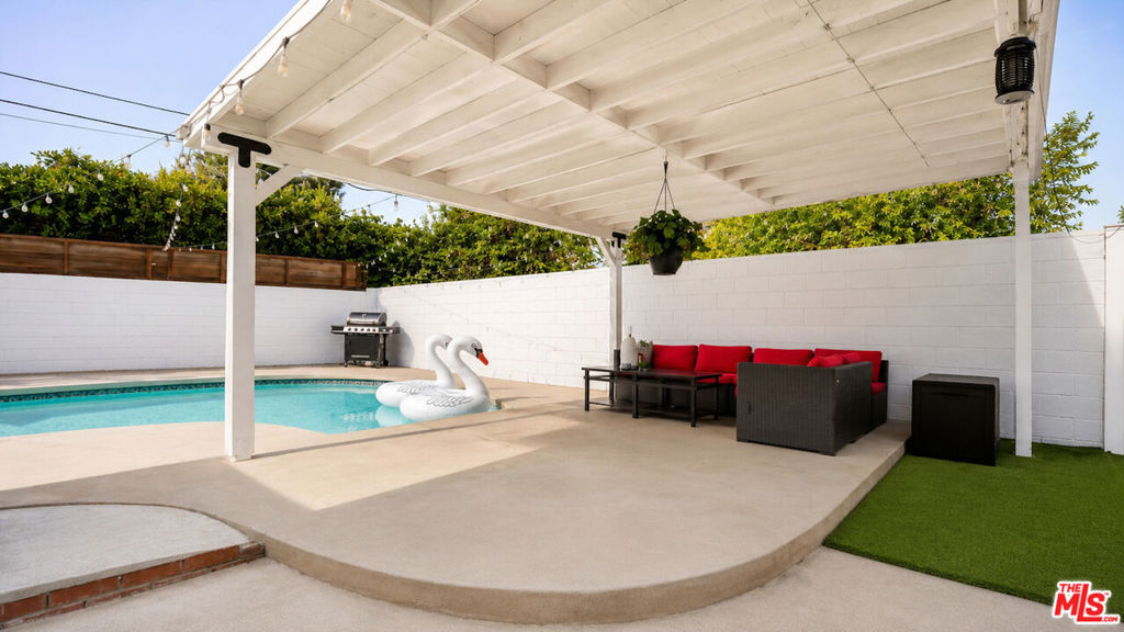 15829 Tupper Street Property Photo 37