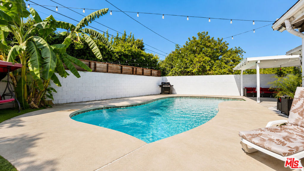 15829 Tupper Street Property Photo 42