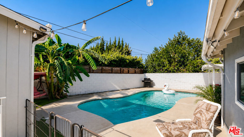 15829 Tupper Street Property Photo 44