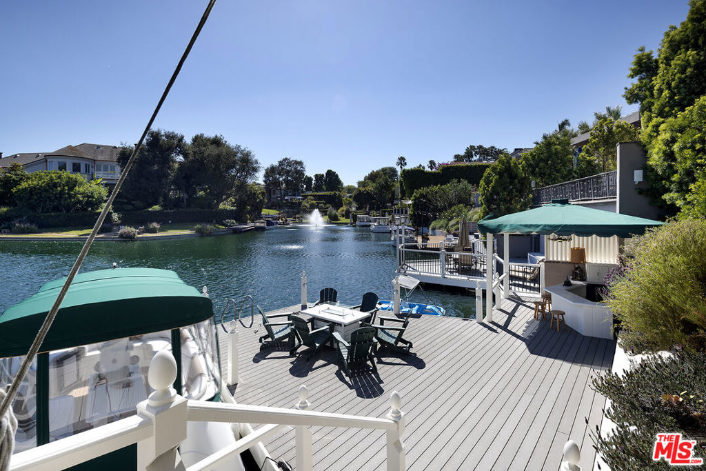 10030 Toluca Lake Avenue Property Photo 3
