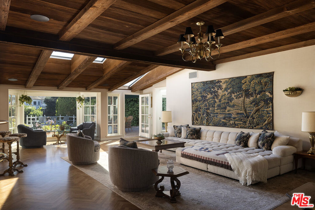 10030 Toluca Lake Avenue Property Photo 4