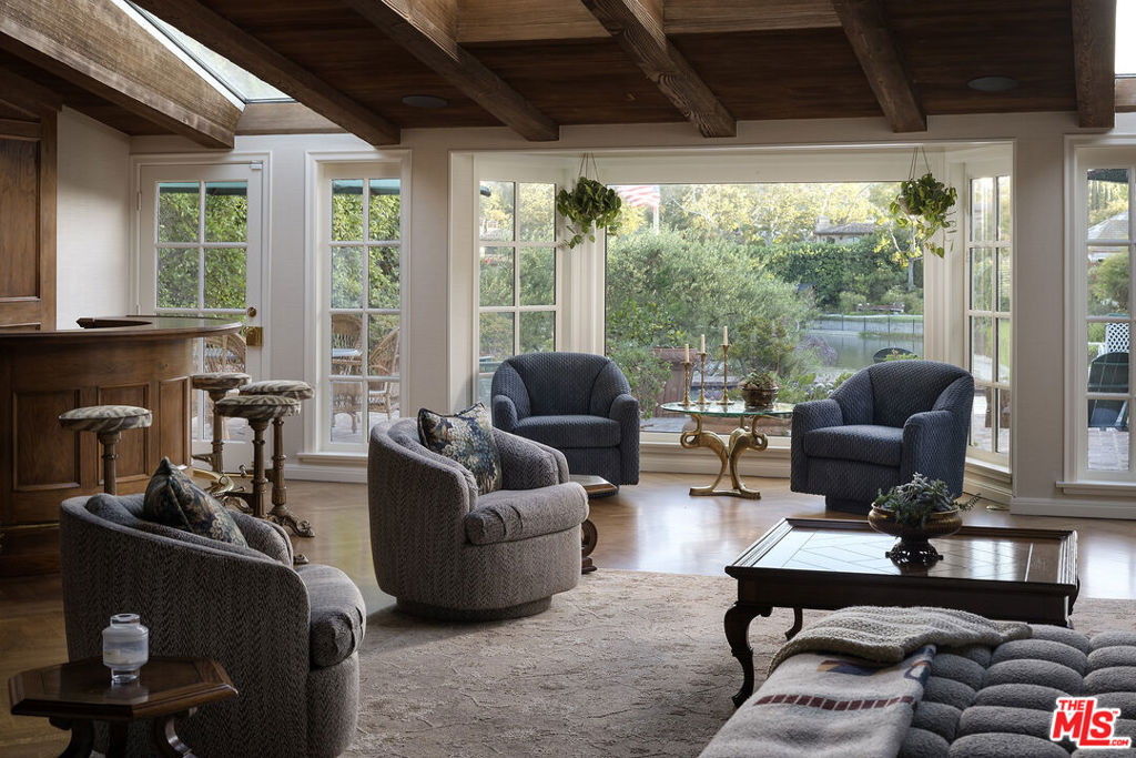 10030 Toluca Lake Avenue Property Photo 6