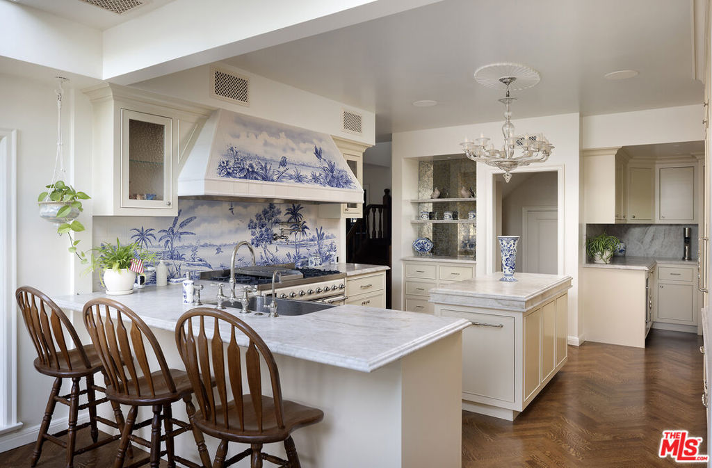 10030 Toluca Lake Avenue Property Photo 18