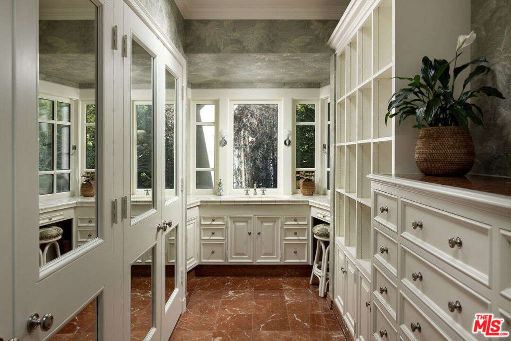 10030 Toluca Lake Avenue Property Photo 22