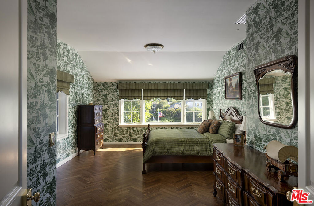 10030 Toluca Lake Avenue Property Photo 26