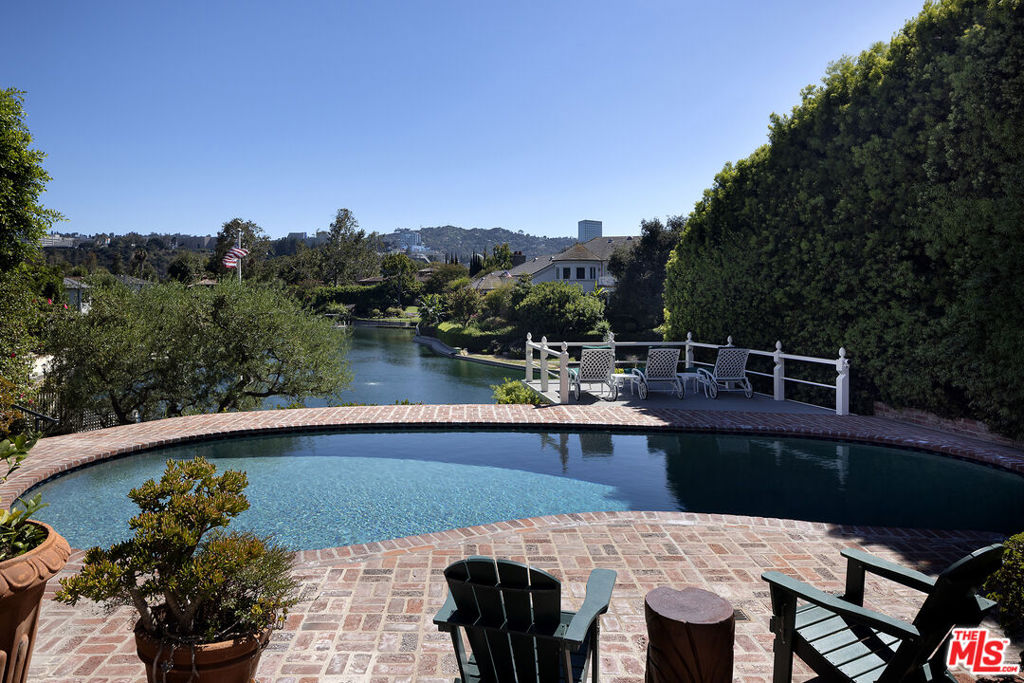 10030 Toluca Lake Avenue Property Photo 32