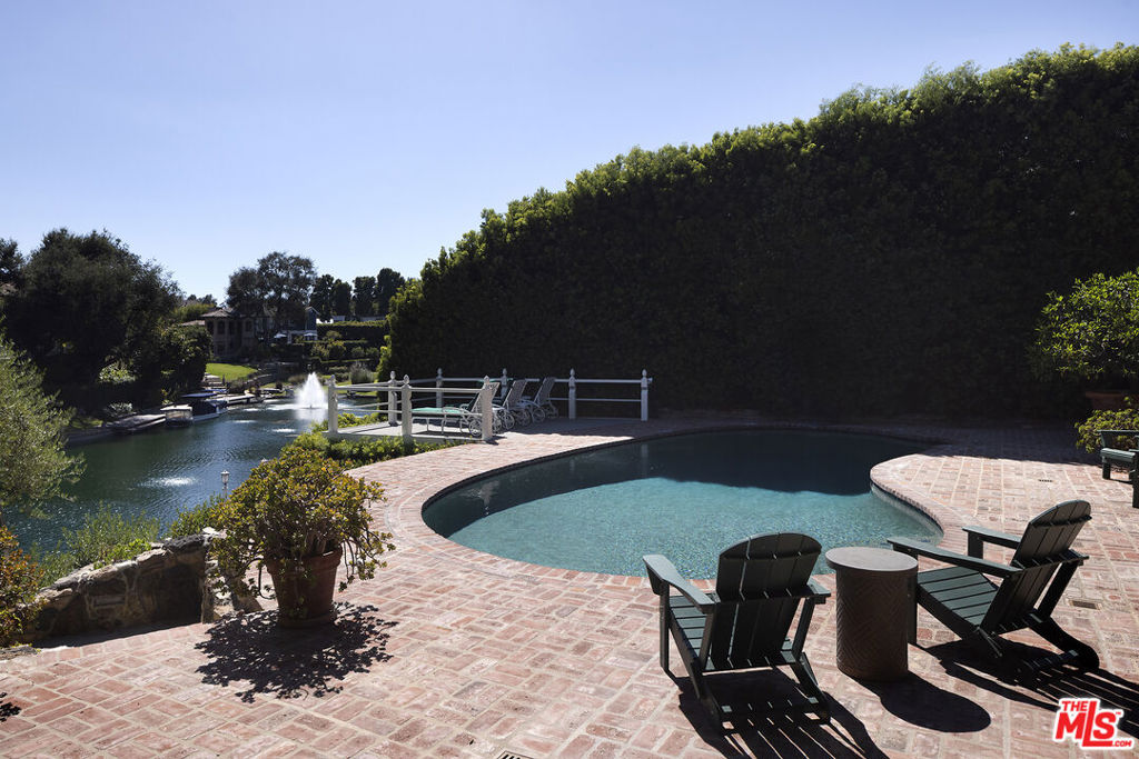 10030 Toluca Lake Avenue Property Photo 33