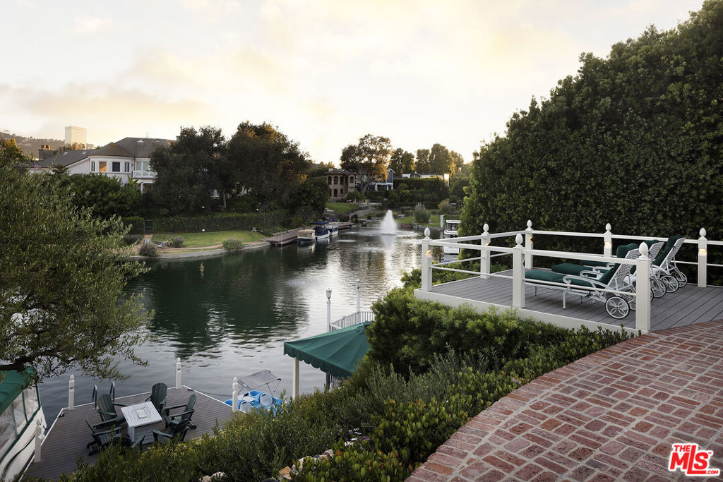 10030 Toluca Lake Avenue Property Photo 34