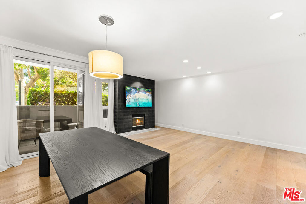 12115 San Vicente Boulevard 107 Property Photo 11