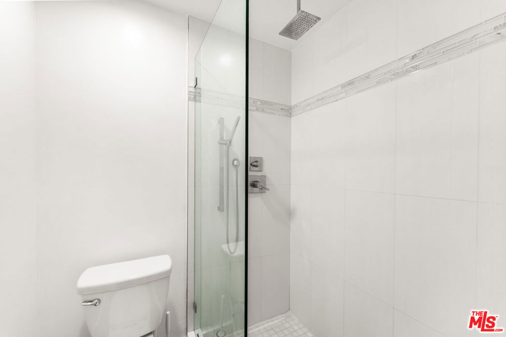 12115 San Vicente Boulevard 107 Property Photo 30