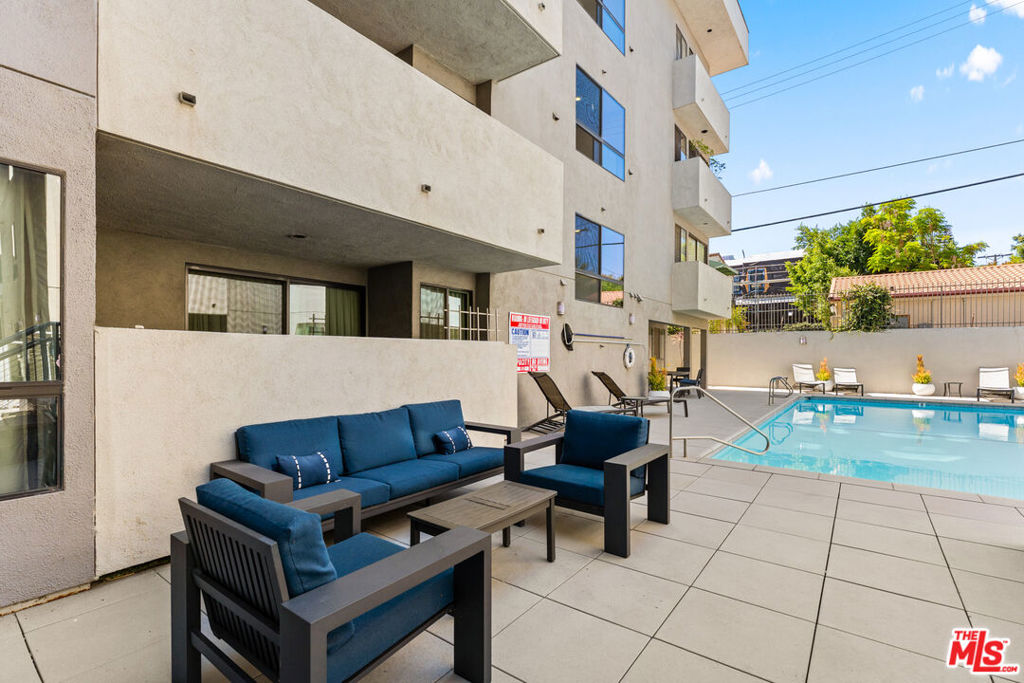 12115 San Vicente Boulevard 107 Property Photo 35