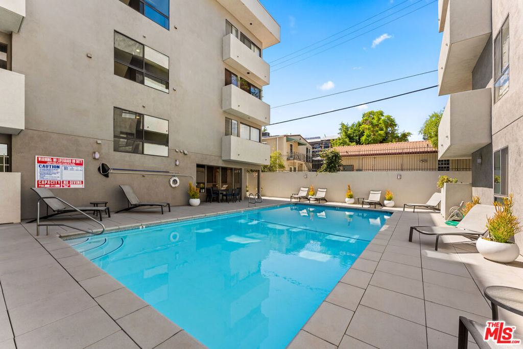 12115 San Vicente Boulevard 107 Property Photo 36