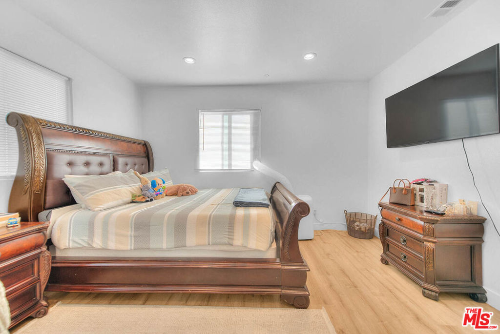 11031 S Burin Avenue Property Photo 28