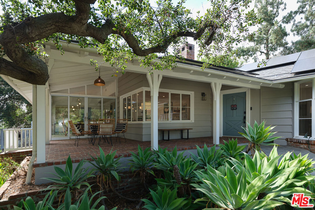1955 Windover Road Property Photo 1