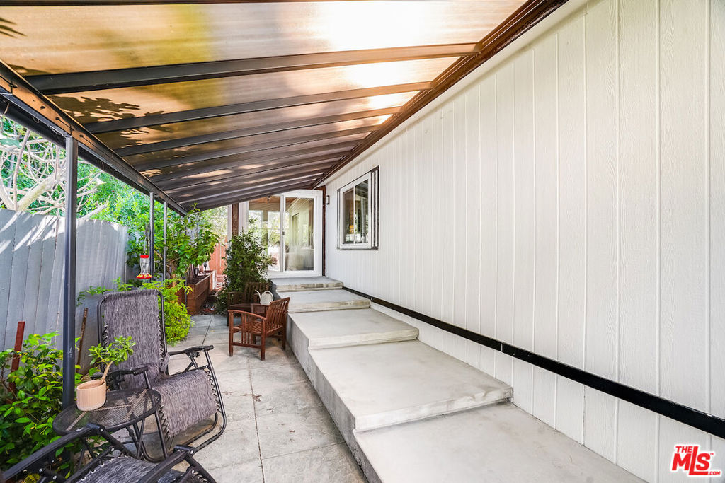 1165 Cherokee Property Photo 4