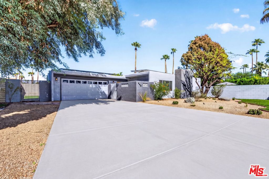 598 N Saturmino Drive Property Photo 3