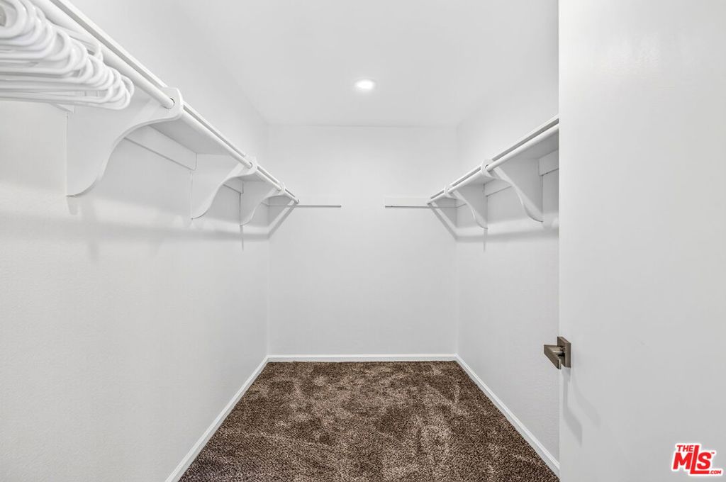 598 N Saturmino Drive Property Photo 19